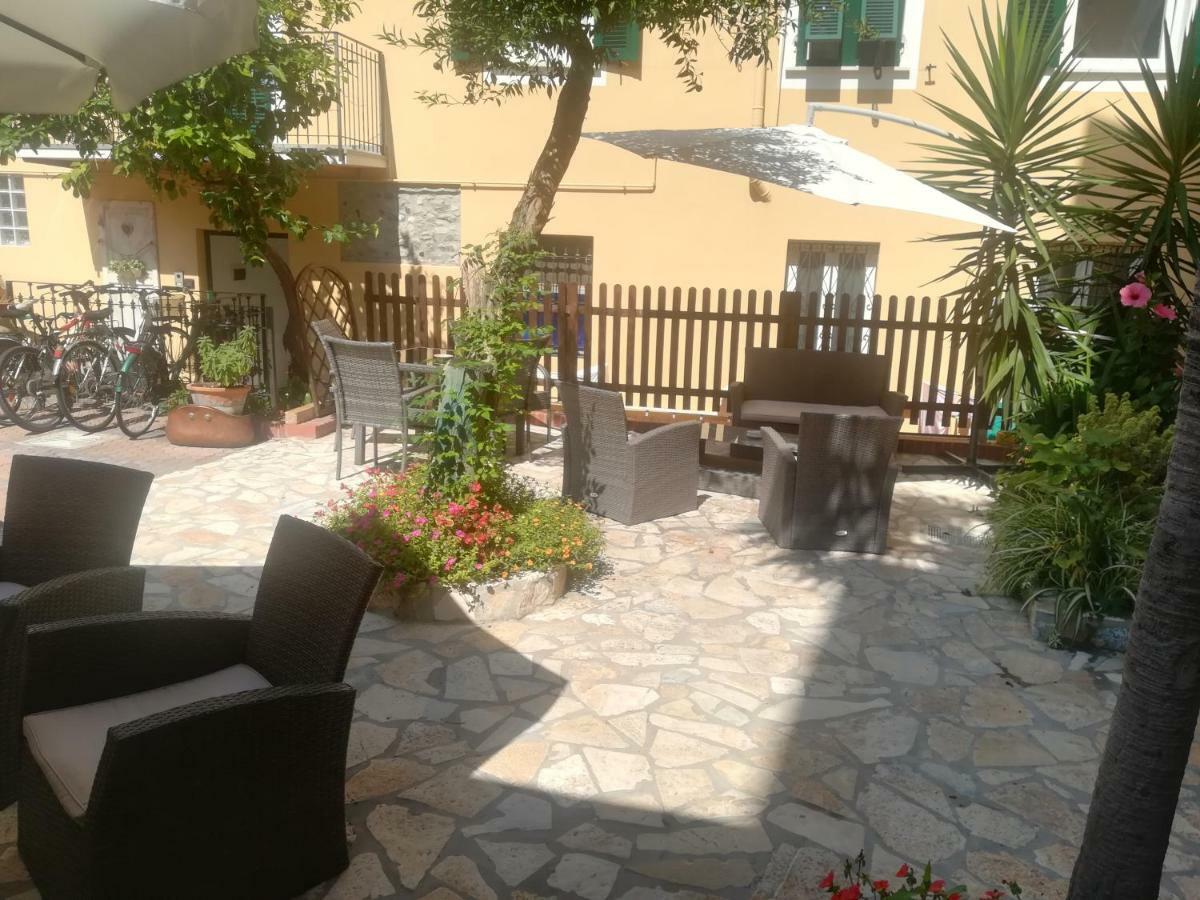 Hotel La Tavernetta Varazze Exterior foto