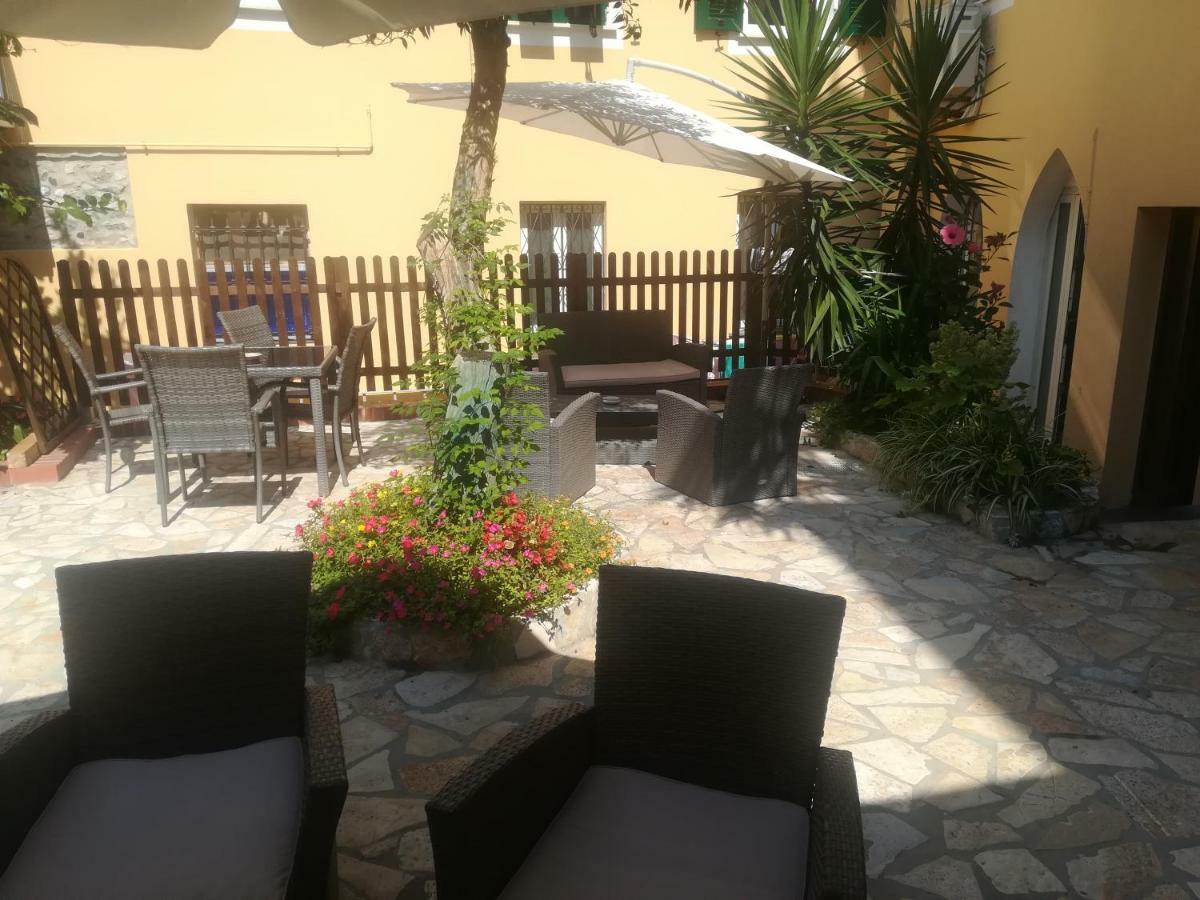 Hotel La Tavernetta Varazze Exterior foto