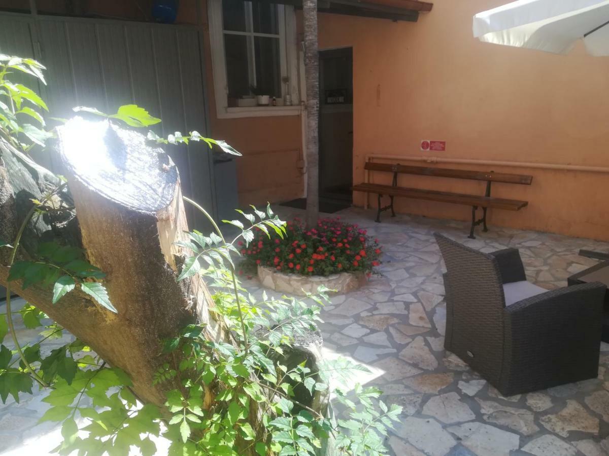 Hotel La Tavernetta Varazze Exterior foto